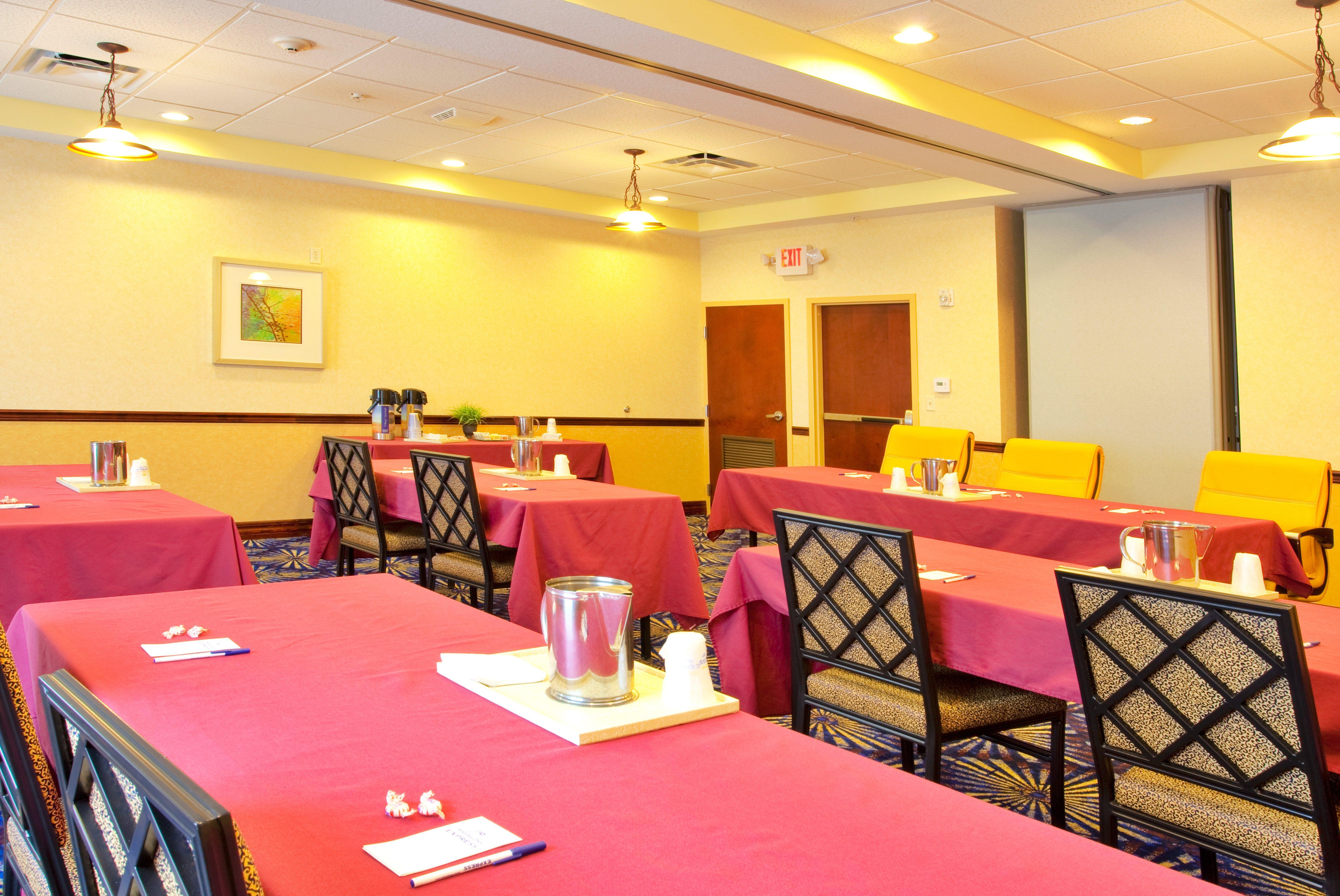 Express & Brooksville-i-75 By Ihg Hotel